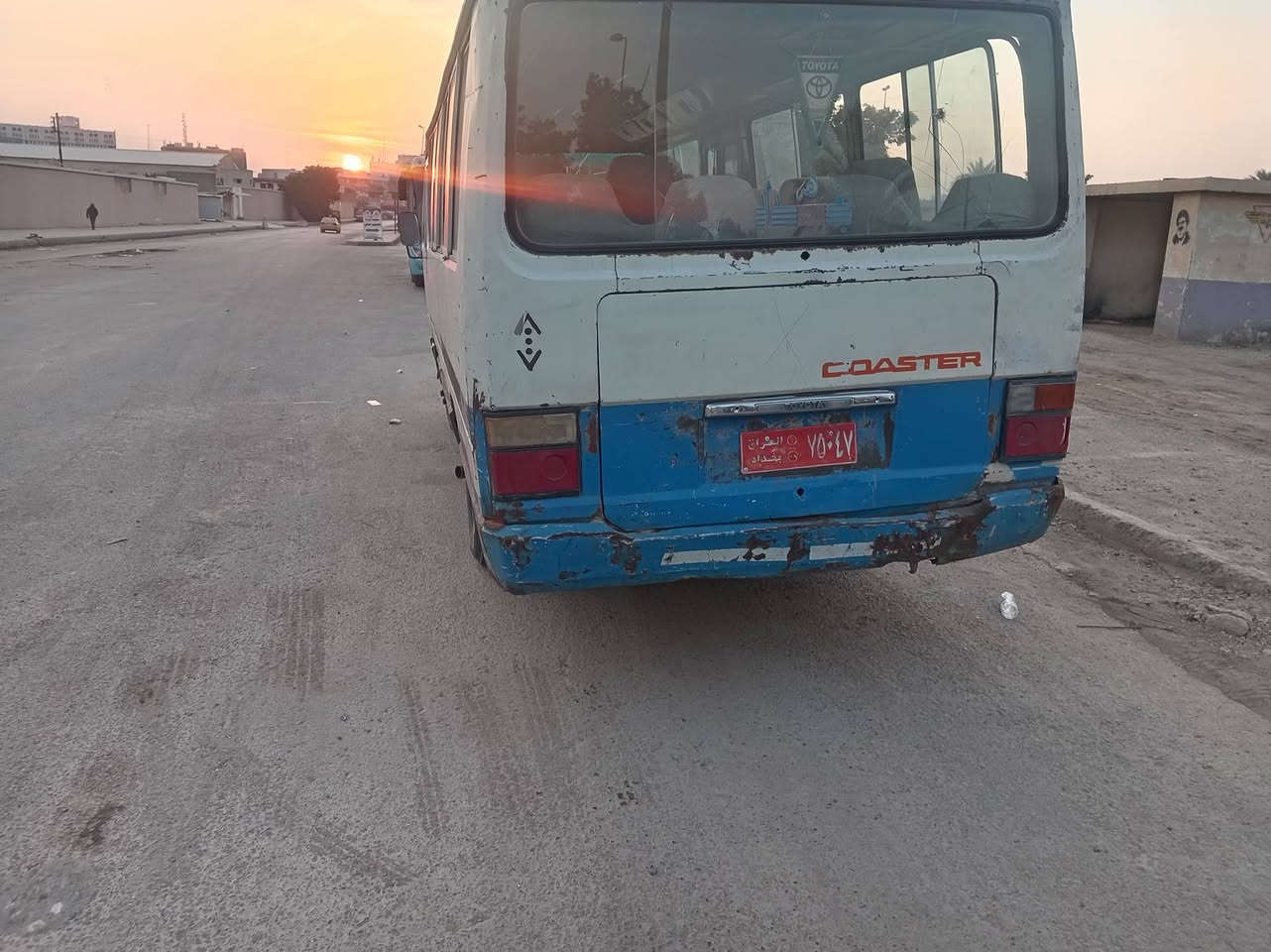 سلامه عليكم عريضه للبيع مديل ١٩٨٦ سياره مكينه وكير كروسده  سياره خير من الله سعره ٦مليون وبيه مجال ستفساره خاص ***********
