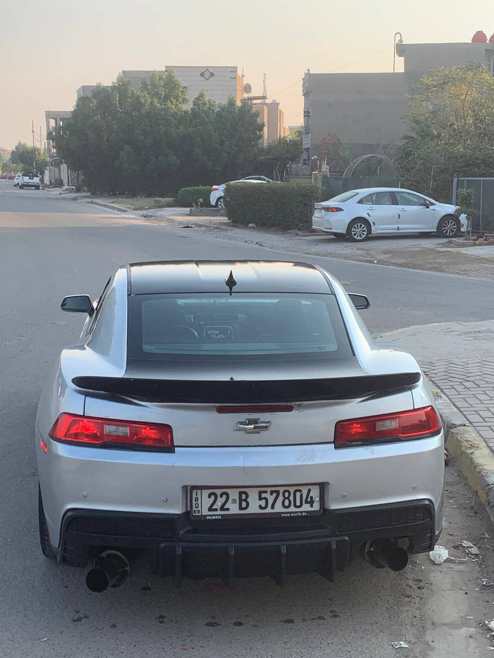 سلام عليكم
كمارو 2015
بجم محدث 
السياره كلش نظيفه 
محرك 6 سلندر 
لون سلفر 
تشغيل عن بعد 
كراسي كهرباء
تحكمات ستيرن 
شاشه 
صدر امامي خلفي نظيف 
سستم صوت 
شفتات سرعه 
ويل ٢٠
بجم زنون 
حادث السياره جاملغ امامي ايمن وجاملغ خلفي ايمن بدون دواخل 
مكان السياره: بغداد الدوره
سعر : 115 ورقه
الرقم: ***********
