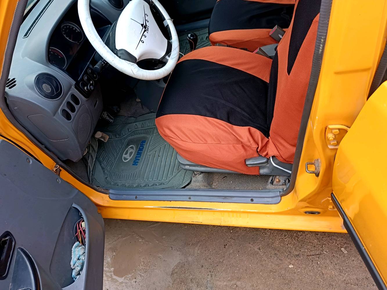 السلام عليكم سايبا مديل 18 سنوية لل 30 بصرة بسمي السيارة نظافتهة مثل بالصورة ضربتهة جاملغ امامي موضح بالصورة البقية كفالة نظيفة كلش مابيهة خياسات مكفولة من كير ومحرك تبريد تدفئه شغال حدادة استوني امبدلهة امامي خلفي السيارة جاهزة من كلشي كهربائيات عارضانيات مابيهة اي نقص سعرها 40 وبيهة مجال رقم الهاتف ***********