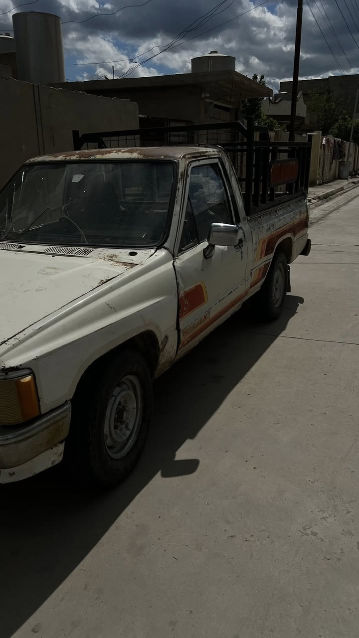 سلام عليكم ورحمة وبركاته سيارا بكم88 نضيفه محرك اكسل صدر مانقصه شي تيرات فوك نص عمر سيارا سنويه مجودا بس راعيها ما ندلو مكان كركوك الحويجه ***********رقم مبايل سعر 24بيها مجال
