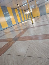 سندويج مستعمل للبيع طول 20 +عرض 8 07819957993