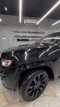 جيب بلاك توب الموديل :_2017
حجم المحرك :_ 3.6 
رقم : بغداد  الدولي باسمي 
الضرر : جاملاغ السايق مبدل قطعه اصليه وجاملاغ عكس سايق مصبوغ  بنيد كفاله لا لغد ولا شاصي ولا ايرباك كله مكفول 
كير مكينه مكفولات
* رادار خلفي 
* بصمه
* كشنات جلد + مخمل  اسود 
* تدفئه  كشنات
* هيتر بالستيرن
* تشغيل عن بعد
* كامره خلفيه
* حساسات اماميه خلفيه
* صندوق كهرباء
* شاشه كبيرة
* 4×4 
* اوتو بارك
* قياده ذاتيه
* اوتو هولد
* ويل كروم اسود حجم 20 
* كشنات+ستيرن كهرباء
* ⁠السيارة متعوب عليه كلش و جاهزة وادامة كاملة  تخم تاير جديد  السيارة احلى من الصور*
العنوان ديالى المقداديه  
 الاتصال * ⁠***********
السعر  195 وبيه مجال
