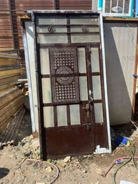 🫡 📞(( 07779794828 ))  ‼️موجود باب حديد (أيسر) طلاقه وربع الطول 260 سنت...