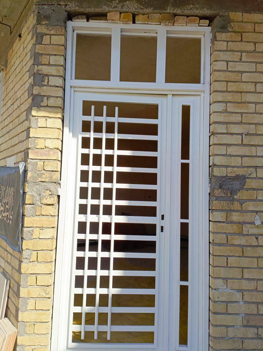 تنضيف شبابيك + صبغ  وبثلاث مراحل شغل درجه اولى للاستفسار الاتصال ع رقم ***********
