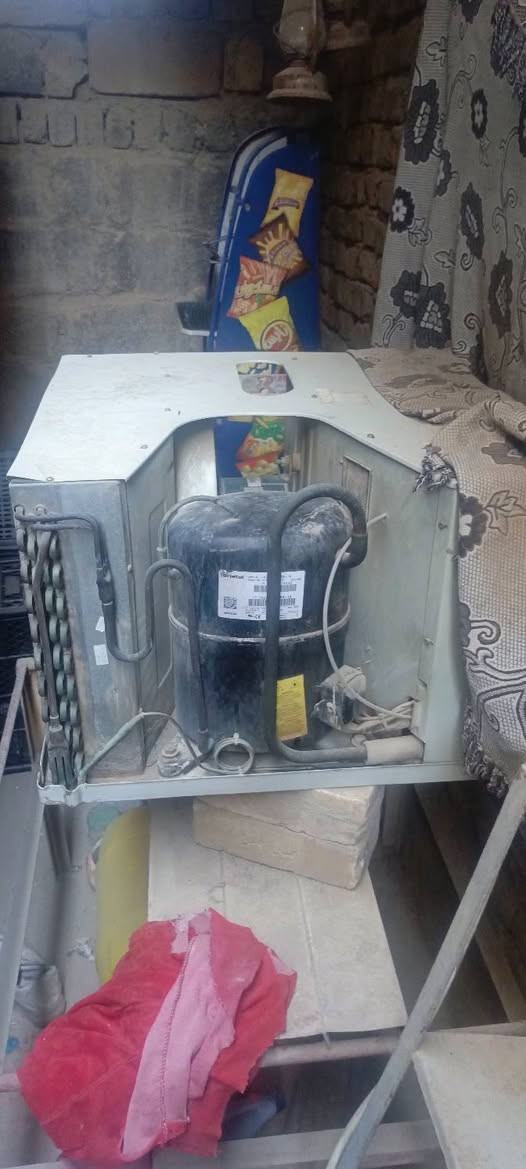 بسم الله الرحمن الرحيم للبيع للبيع غراض منزل
♦️مكيف كرافت باب اول السعر 250 

♦️بوب خشب عدد اربعه رادلهن بس صبغ سعر الواحد ب25 

♦️الفوك ب40 وا الجوه ب70 جديده 

♦️الباب المنيوم سعر 100 جديد

♦️ميز دراسه او طعام يرهم ويا كراسي عدد 2 

سعر 25

♦️مطور مبردة جديد السعر 15


**إذا كنت صاحب هذا الإعلان وتريد حذفه لأي سبب، رجاءا أرسل رسالة إلى الدعم الفني**