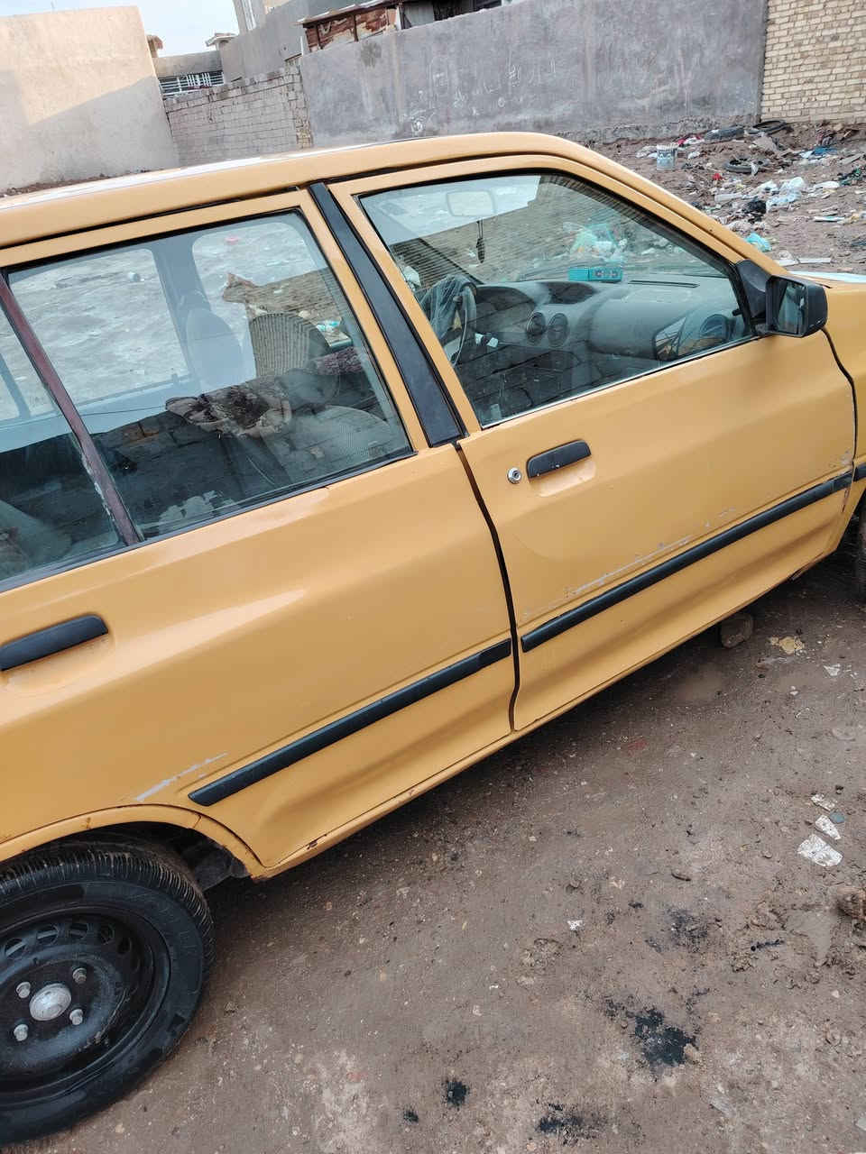 سلام عليكم سايبا ١١ رقم نكليزي بابل  يكولن بيه خيط بخار مصفر هاي كل تفاصيل ليحب يتصل على هذ رقم ***********
