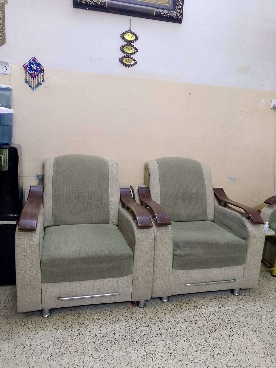 بيع مستعجل السلام عليكم للبيع طخم نضيف بس موفول تعال وتشوف بعينك العرس 60وبي مجال حك جيتك مكاني موصل الجديده رقمي وبي واتساب‏‪***********‬‏وتحياتي
