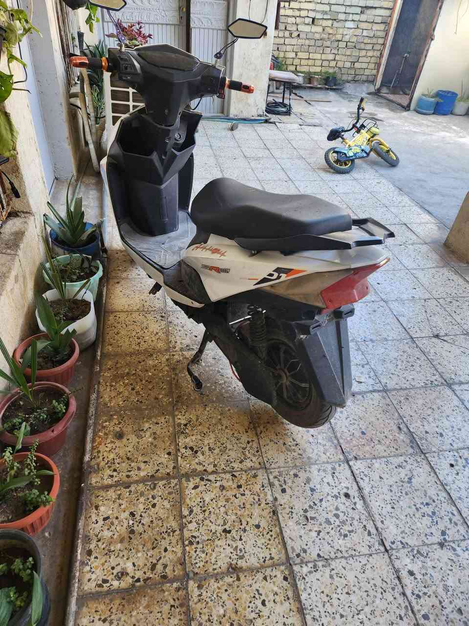 سلام عليكم دراجه شحن شغاله وجاهزه للبيع السعر ٤٠٠ قفل
***********
