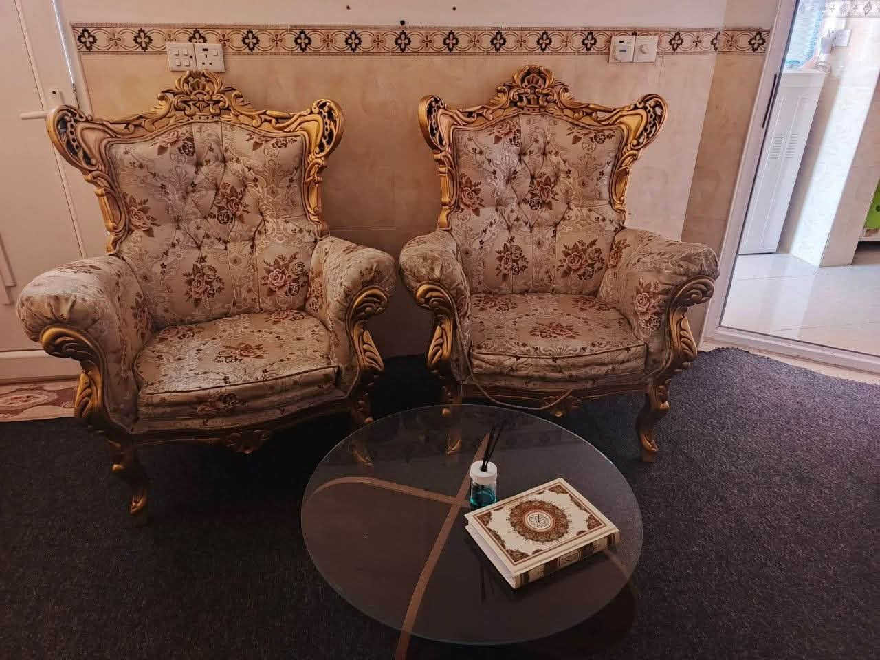 تخم حرف L نظيف جدا ٨ نفرات مع ثنين كرسي ابو التاج اضافي ملكي نظافته وسط مع طبله وسطية جام  .. السعر 110 الف
اربيل...


**إذا كنت صاحب هذا الإعلان وتريد حذفه لأي سبب، رجاءا أرسل رسالة إلى الدعم الفني**
