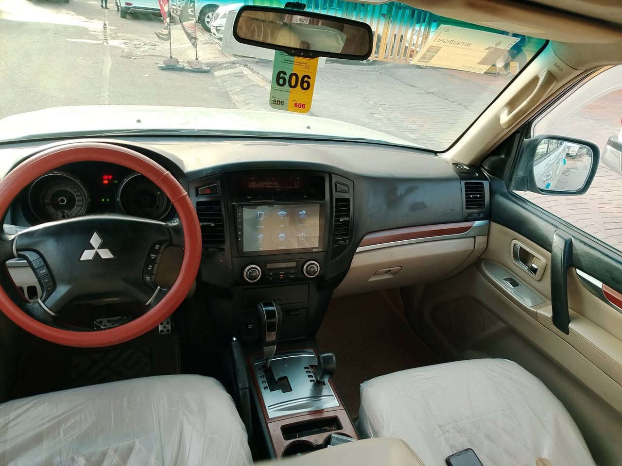 السلام عليكم 
باجيرو حبتور موديل 8 خليجي سياره فول مواصفات 
بي ربع جملغ مامي صبغ قليل فقط باقي كفاله عامه سونار موجود بل منشور.. كير محرك تبريد مكينه كفاله عامه 
تخم تاير شواصي مكفولات بلادي تبريد ثلج سياره جاهزه من كل نواحي بل عافيه ياخذها جيتك العمله العنوان بغداد بلديات نتصل وتدلل  سعار 123بي مجال شي بسيط 
***********
مكلف بل نشر تدلل على رقم
