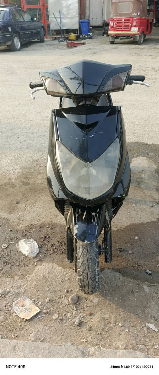 السلام عليكم  اغاتي دراجه سكنس للبيع شغاله وخير منالله سعرهه٦٠٠ وبيهه مجال قليل مكاني شعله جكوك سراي اتصل ‏‪***********‬‏
