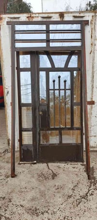 باب حديد طلاكه وربع ارتفاع 2.5m وعرض 1.20 سعره 50 الف. بغداد حي العامل...