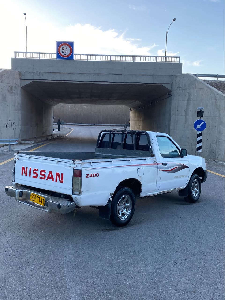 نیسان پیكاب ٢٠٠٤
گێرومەكینەو ئەكسل هەموی بەشەرتە
پاوەر وتەبریتە 
غازو بەنزینە زۆر بێ كێشەیە سەیارەكە
منفیست  
٤تای باشی لەبنە سەیارەكە یەك دیناری مەسرەفی نیە
ماری كەسەباتە سەیارەكە
*********** واتساپ 
سحر ٣٨ مجالەكی كم أربيل, العراق
