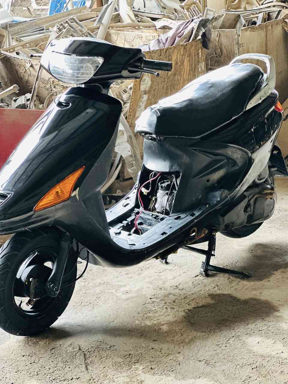 السلام عليكم دراجه فراشه للبيع مفتوحه مكينتها ناعمه شلعه حلوه معدل كامله من كلشي سلف هندر كهربائيات كامله كلها شغاله السعر 360 مكاني غماس رقمي ***********
