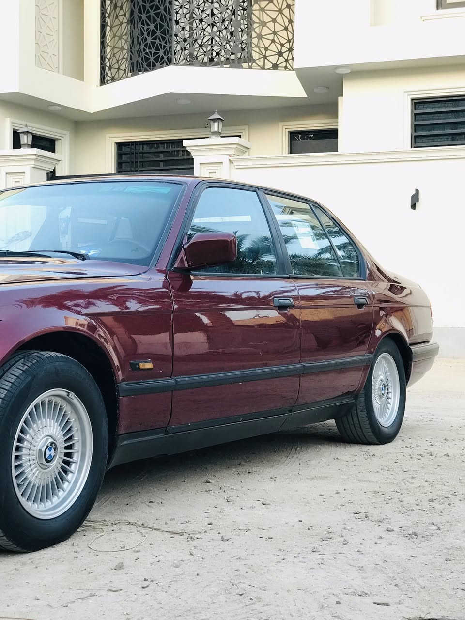 سلام عليكم بي ام 735 سيارة خير من الله گير مكينه مصبوغه عام للجماليه بدون ضربه رقم بغداد  الجديد موديل 92 مكان السيارة كربلاء  السعر 70 وبيهه مجال الاتصال ***********
