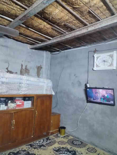 سلام عليكم  بيت البيع  
تجاوز مكان  دور. طباط 
يحتوي ع غرفتنين نوم 
وستقبال ومطبخ 
مجاري مي  كهرباء 
سعر مناسب 
***********
