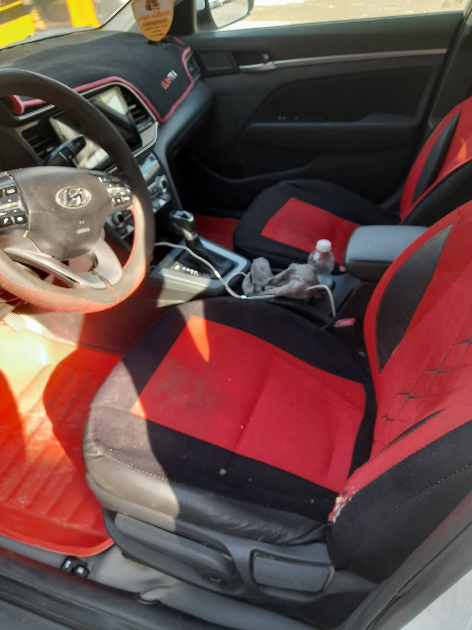 إلنترا  2020 امريكي حادثهه جاملغ امامي الأيمن وشويه من البنيد السعر 140وبيها مجال
***********
