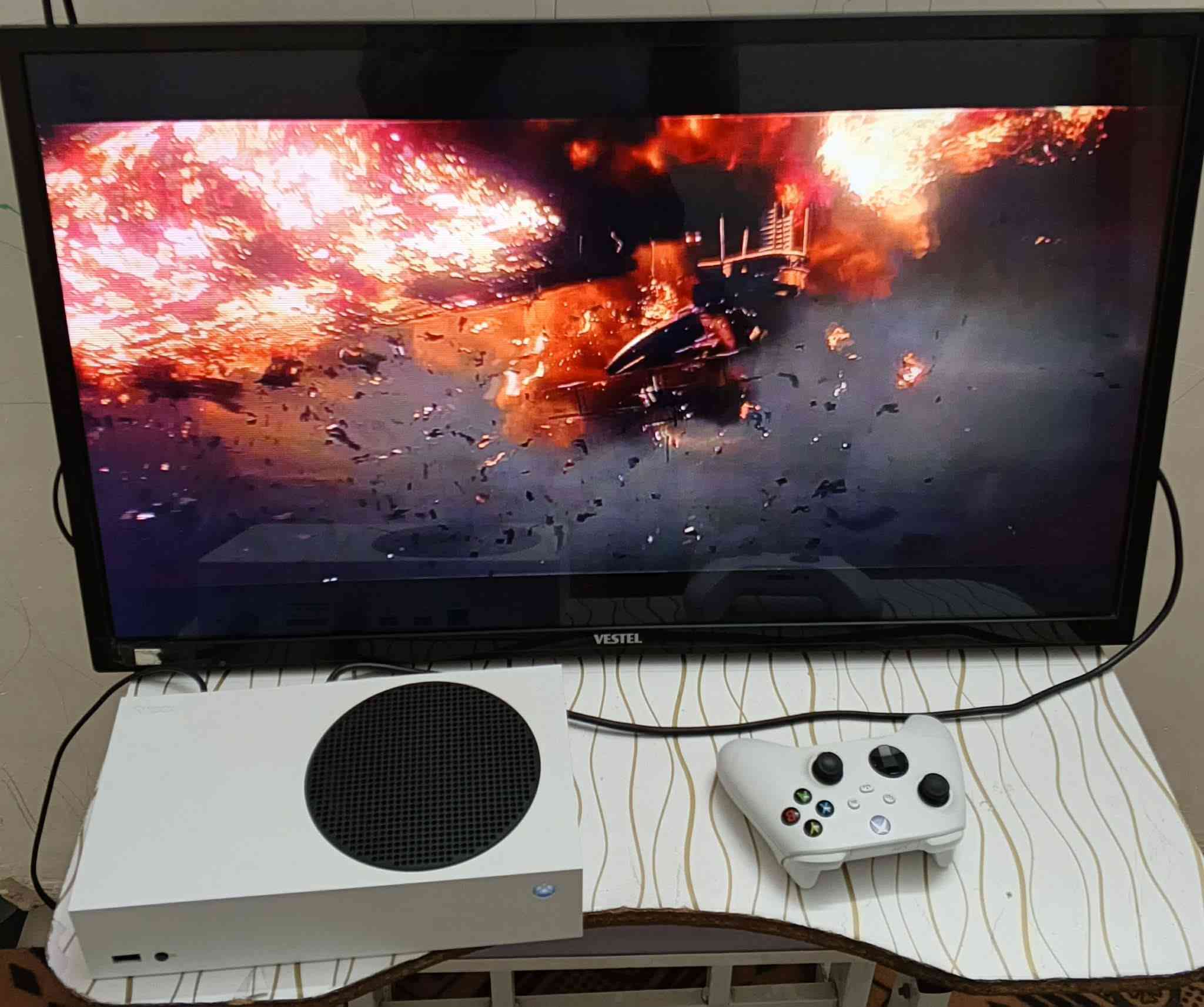 مواصفات الجهاز:
يشغل الألعاب على120فريم في الثانية+512GB+يدعم HDRويطيك أعلى فريمات

حالة الجهاز:
الجهاز نضيف جداً مستعمل شهرين فقط وما اشغلة هواي لان عندي دراسة 

ملحقات الجهاز:
اليدة الأصلية+يدة كيمسر+سماعات كيمنك+غراص الجهاز الأصلية كاملة ماكو اي نقص+كارتونة الجهاز

السعر:
320

موقعي كفاءات العبيدي الشارع الفاصل بين الكفاءات والسفير قرب مقهى جاكي

واتساب موجود ***********
