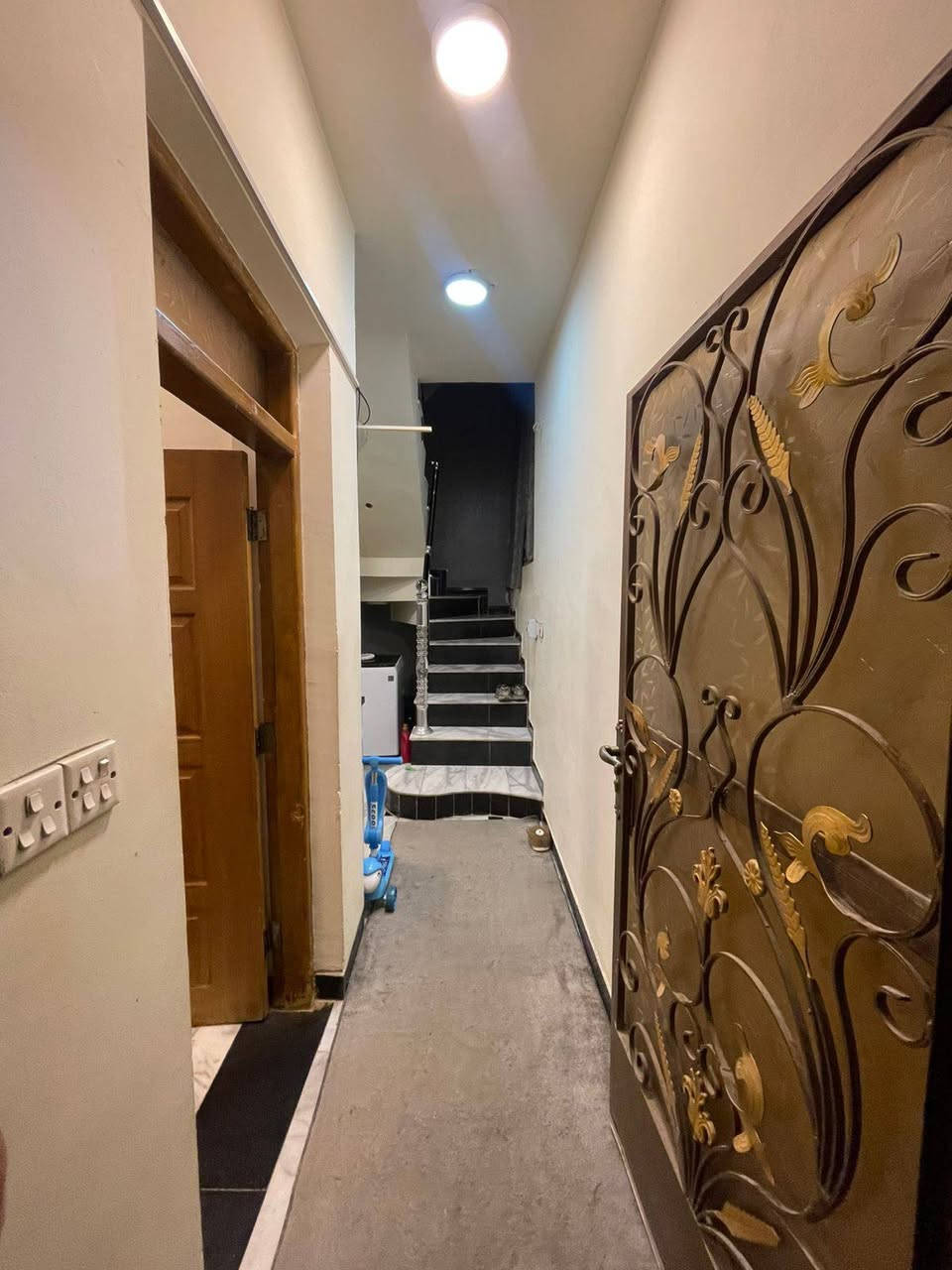 السلام عليكم ورحمة الله وبركاته 
يتوفر مشتمل50م٢ ركن قرب السوق العصري طابقين بناء حديث.... للاستفسار اكثر الاتصال على الارقام *********** واتس اب
***********
***********
