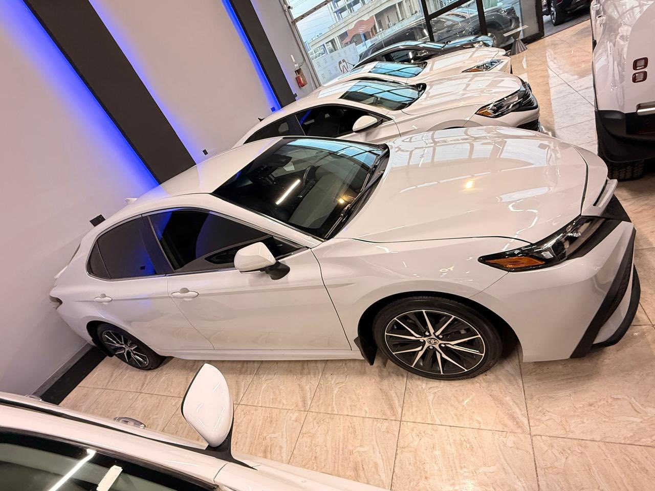 Toyota Camry 2023
تويوتا كامري ٢٠٢٣

فقط بونيد صبغ بدون دواخل
ارباك ستيرن و دشبول مفتوح

سعر السيارة ٢٠٥$ و بي مجال

مواصفات SE:-
مقاعد جلد 
مقاعد كهربائية 
شاشة
كاميرة الخلفية 
رادار امامي و خلفي
نظام نقطة عمياء 
مانع انزلاق
تحكم ستيرن
خط مسار 
ثلاث وضعيات قيادة
لايت زينون

V4(2.5)engine 

18 mi

للون مميز سمنتي (سموك🩶)
سعر جدا مناسب و بي مجال
السيارة مكفولة من كلشي

 مكان السيارة اربيل

Korek: *********** واتساب
   Asia:  ***********
