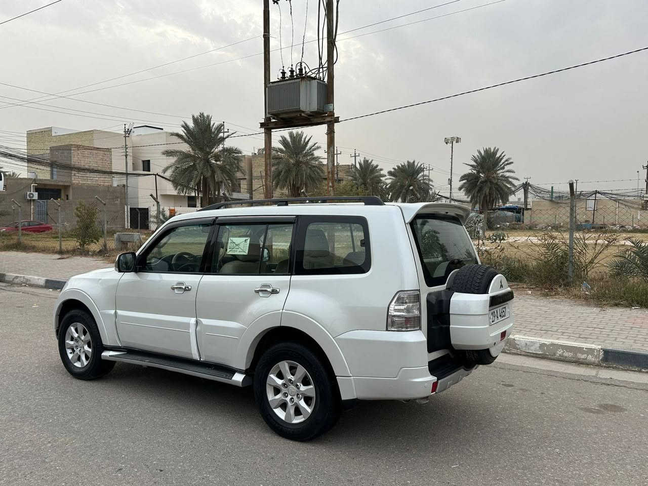 السلام عليكم *********** للبيع باجيرو موديل 2010 وارد خليجي السعر (145) مكفوله كفاله عامه من صبغ وتبديل مواصفات السياره فول 1/1 حبتور فتحه بلقماره شاشه كبيرة كامرا خلفيه وحساس تحكم ستيرن داخل صاج مكينه 6 سلندر 7 راكب ثلاث قطع تبريد كشنات جلد+ كهربائي يدات نيكل أشاير بلمري مري شفط فور ويل مكينه وكير وحداديه تبريد وتخم تايرات بحاله ممتازه جدا جدا رقم كربلاء انكليزي تحويل مباشر مكان سياره في كربلاء
