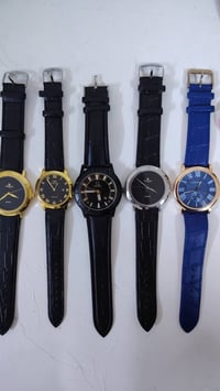 شلعة ساعات بالة للبيع اي استفسار اتصال او واتساب  07731019862