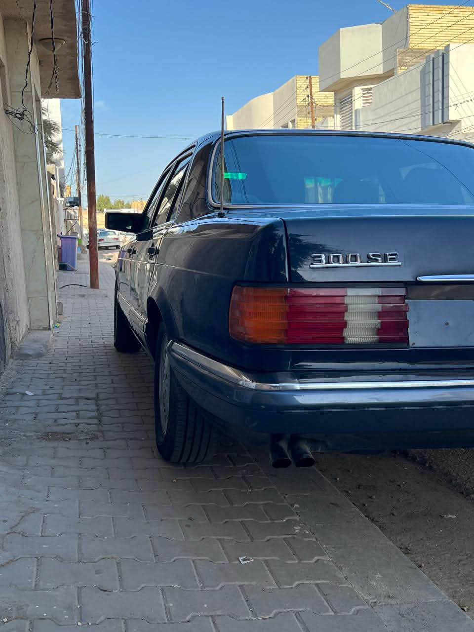 مكلف بالنشر….
سيارة مارسيدس جامبو 89 se سيارة بلادية على وضع الشركة كفالة رقم بغداد تحويل ثاني يوم 
كهربائيات كاملة 
تبريد قطعتين بيانوا كامل مكمل 
مكينة و كير بلاديات شرط الفحص 
دبل هورن و دبل فيتبم و دبل مروحة 
فتحة سلايد طكتين 
تخم تاير ياباني جديد 
صدر السيارة كامل جديد مشتغلي
بردة كهرباء 
عده السيارة البلادية مال شركة كامل 
كراسي امامية كهرباء 
تدفئة كشنات 
غرفة نظيفة و داخلها كلش حلو 
السيارة ماشية 95 الف حقيقي 
سيارة جاهز و بلادية تراي للبصرة بشرط 
السعر 95 ورقة و بيها مجال 
السيارة بغداد بحي الجامعة لليحب يشوفها
رقم صاحب السيارة 

‭+964 787 380 2111‬

‭+964 774 860 8060‬
