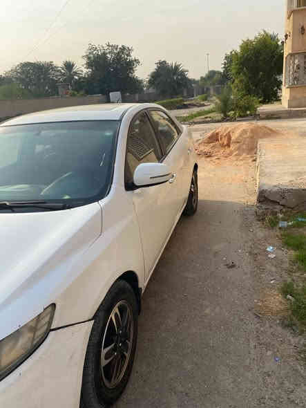 السلام عليكم
كيا سيراتو خليجي للبيع موديل 2012 السيارة نظيفة وما ناقصها شي السيارة مال بيت 
بيها صبغ بالباب الصدر وبيها جاملغ خلفي يم قبق البانزين وصفحة مكشر الكلير 
سنوية مصاقطة بعدهاالسنة 2026 
بدون دواخل كير محرك تبريد تدفئة بيانو كله بشرط 
محرك 1600 سياره فول عدا البصمه 
تخم تاير جديد صدر جديد 
سياره بسمي شرط التحويل ثاني يوم 
مكاني بغداد /حي الخضراء 
السعر ,98وبيها مجال 
الاستفسار  اتصل *********** مكلف بالنشر
