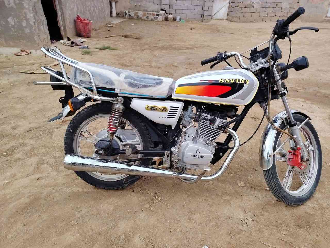 السلام عليكم سفانه للبيع موديل 2023 اوراق كفاله عامه سعر 525 بها مجال الشراي بخير ويدلل مكان بابل الحمزه الغربي اتصال /***********
