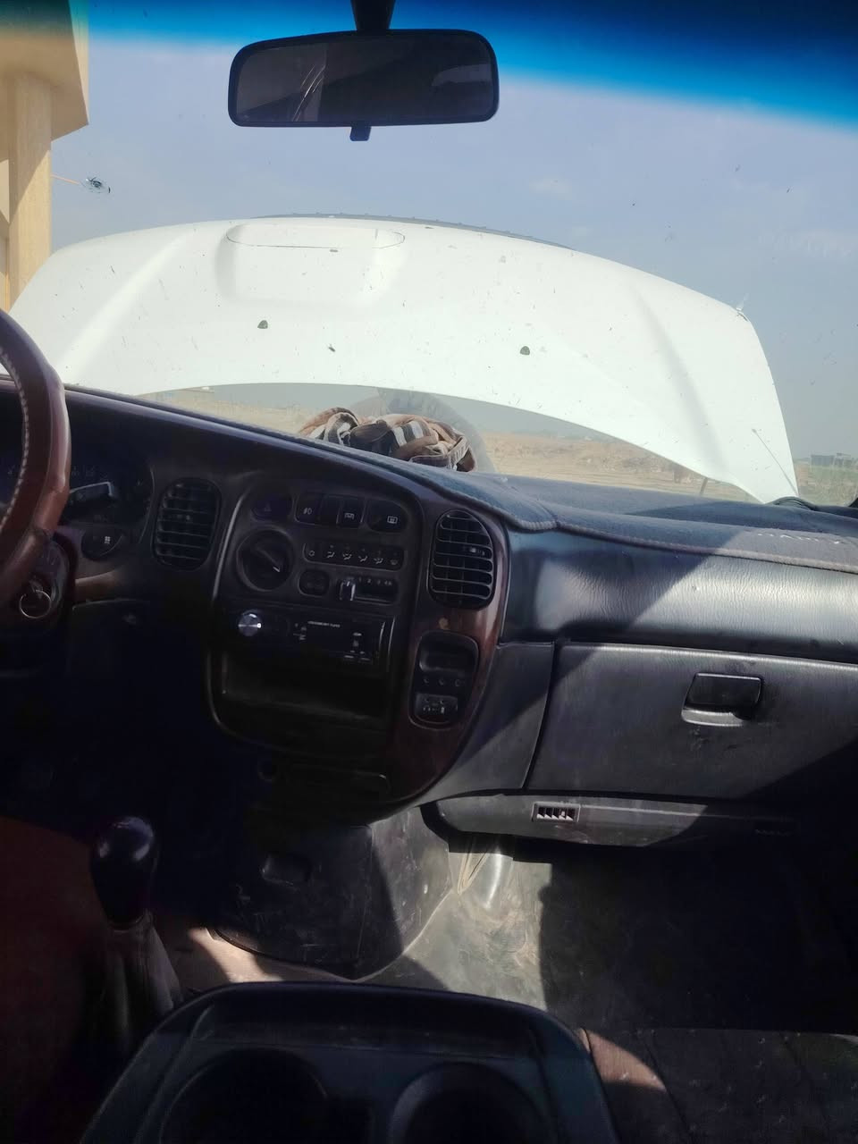 سلام عليكم ورحمة الله وبركاته تساركس موديل 2001كير مكينه أكسل صدر جديد تخم تاير كهربائيات شقاله بيها خياسات قليله السياره بسمي تحويل ثاني يوم السعر 44وبيها مجال قليل قليل حك الجيه الرقم *********** تفاصير أكثر أتصل بيك خير و تدلل
