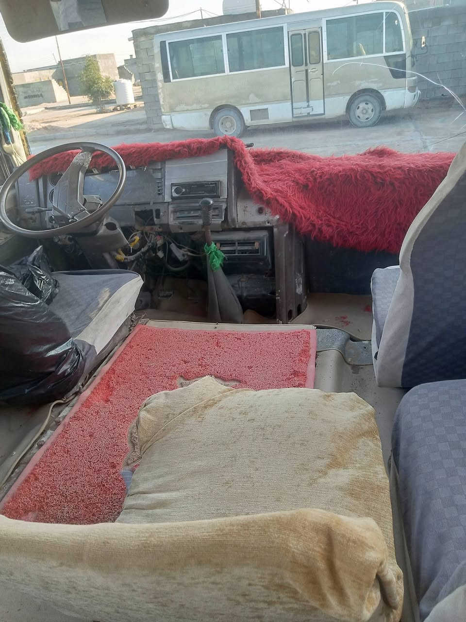 كوستر نيسان موديل ٩٦ رقم بصره الماني محرك فيفيتي اوتماتيك نضيف السعر ٦ ملاين بيها مجال المكان بصره الاتصال ***********بي واتساب
