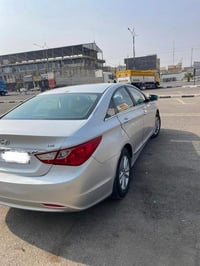 سوناتا ٢٠١٤ • شاشه • كامره خلفيه