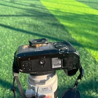 كانون 5D mark4 نضيفه حسب ماموضح بالصوره السعر ١٥٠٠ 07828398522