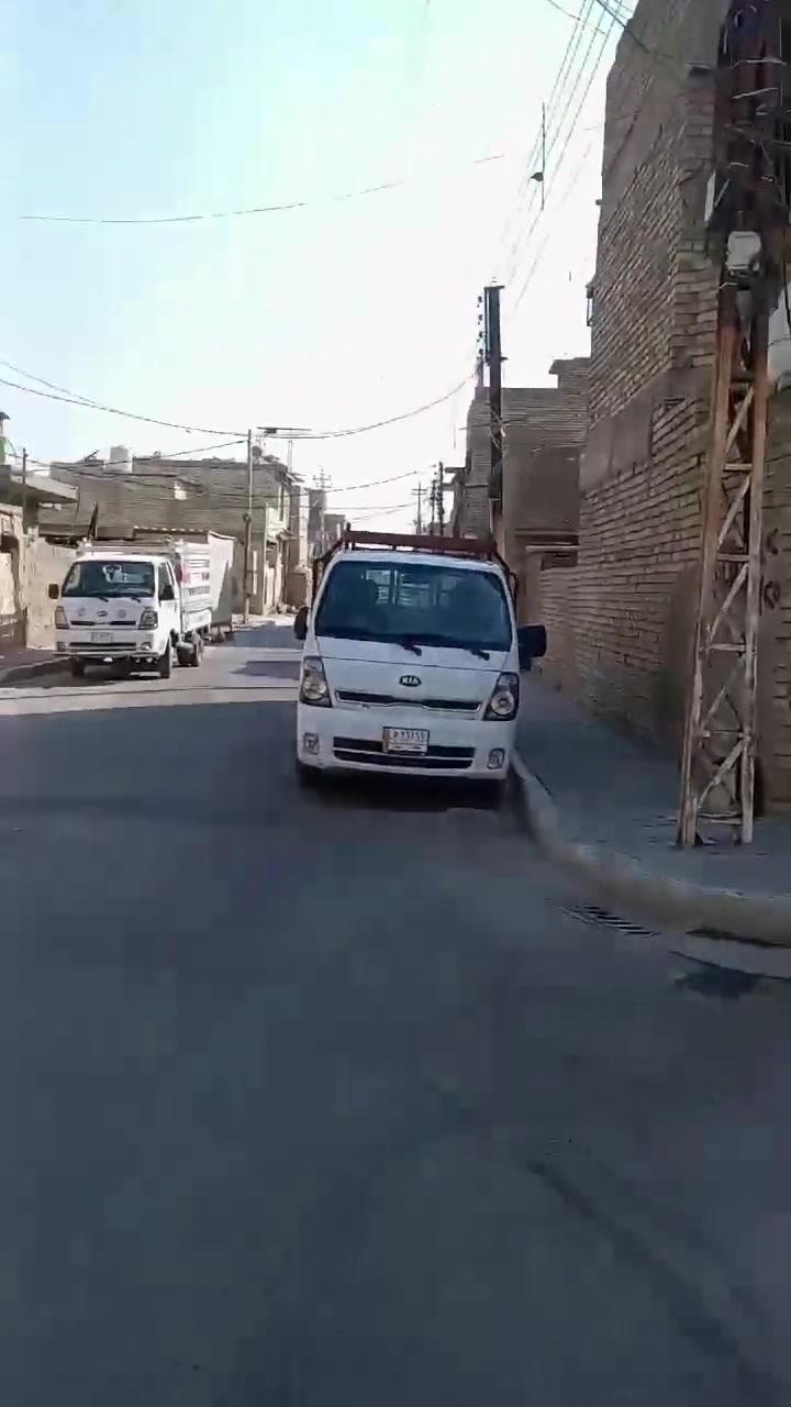 سلام عليكم بيت لبيع 10في 12ونص واجهيتة
غرف أربعة فوك وحمام غرفتين جوة استقبال 5ونص في4

صالة وحمام ومنور وترك مساحتة 125 بيت ركن عل شارع

سعرة 130🦅وبي مجال تعال وتدلل /اتصل على هاذة رقم ***********
