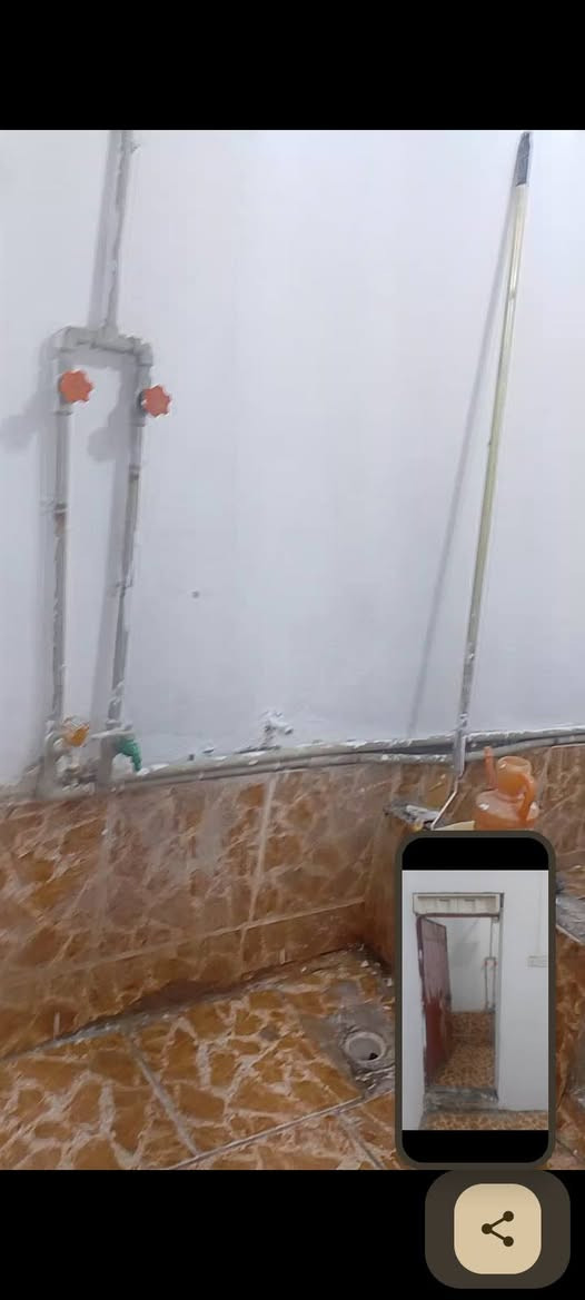 مشتمل للأيجار طابق ثاني في حي الثوره يحتوي على غرفه كبيره واستقبال ومطبخ وصحيات وبلكون للأستفسار الاتصال على *********** عمارة, ميسان
