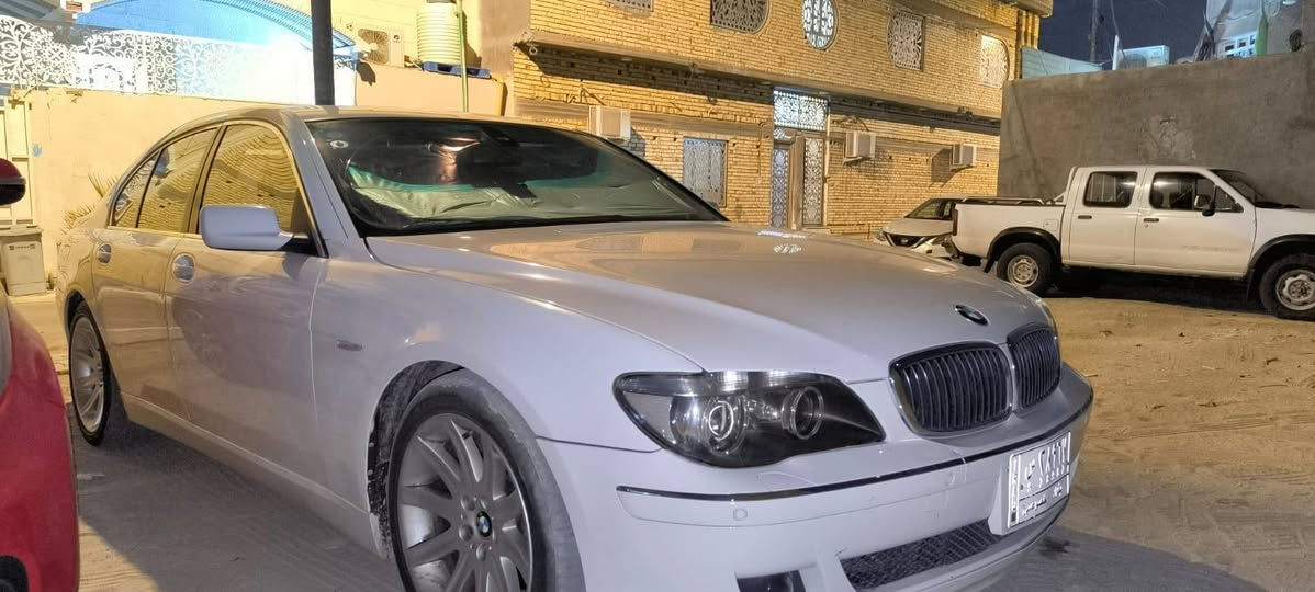 السلام عليكم
باخرة 750 للبيع موديل 2007
 رقم بغداد مشروع وطني
 سنوية مجددة لغاية 2029
السيارة بيها قطعتين صبغ 
4 ابواب شفط
جنطه شفط 
5بردات كلهن شغالات 
فتحه سلايد
ثلاجة داخلية
ستيرن تحكم كهرباء 
غرفتها داخل اسود كلش جديدة
كشنات جلد كهرباء تدفئة 
وتبريد وميموري
 وخزن وضعيات
تجاوي ايضا كهرباء
مري قلاب ويه البك
إنارة ترحيب داخلية 
وخارجية وباليدات 
تبريد ثلاث قطع  
هاند بريك بصمه
سيدي جنجر cd
زراكات لايت امامية
لايت منظومة زنون 
حساسات امامي وخلفي
باتري جديد قبل اسبوع بدلته
نوع  اي سي ديلكو  
طبعا السيارة مسويلها سيرفس عام للقايشات والفلاتر والزيوت كله اصلي وحتى ماء الراديتر اصلي نوع BMW 
السعر 140 وبيها مجال للطيبين
مكان السيارة البصرة 
رقم الهاتف بيه واتساب الاسيا 
  ***********
