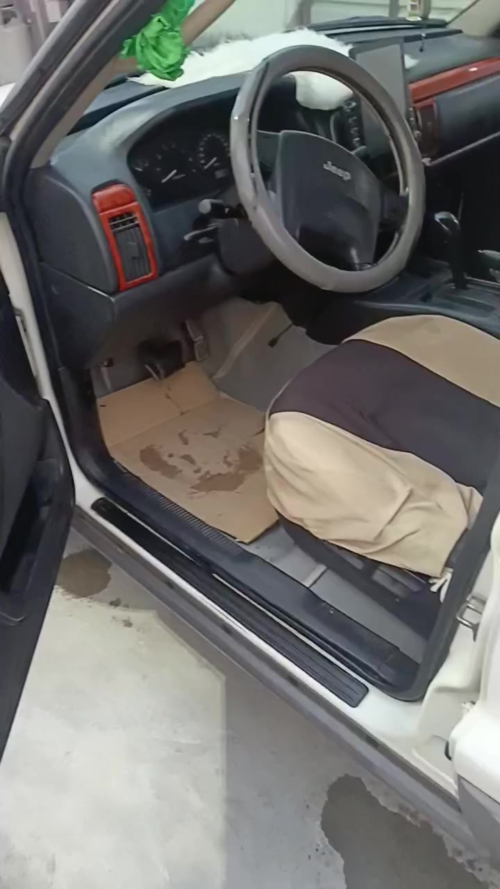 جيب شيروكي موديل 2004 مكينة وگير كفالة حدادية جاهزة  مكلف بل نشر انتصل على ‏‪***********‬‏صاحب الرقم ***********
