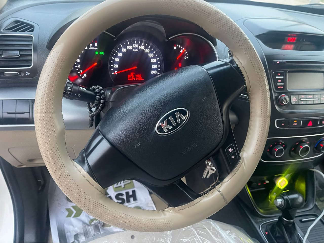 كياي 2014بئ بؤياغ  سونه رم داناوه زور جوانو باك ماوه ته وه 240 هه زار روشتو كيرو مه كينه ته قه و ره ق هه مو كياني به شه رته رقم سه نه وي نويه كوبون به نزيني هه يه ته حويل غرامه به شه رته    سعر 160مجالي برايانه 
***********
***********ك
كر كوك دروازه كركوك, العراق
