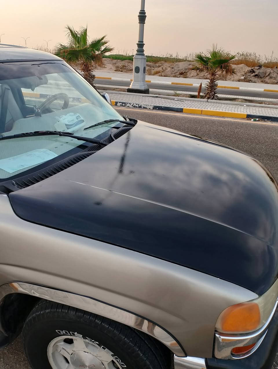 السلام عليكم ورحمة وبركاته 
جمسي الفينيه رقم بصره بسمي مديل 
2006 حجم مكينه 5300 كير الف 
مكان سياره بصره سنويه لغايه 2030
وهذا رقمي *********** اتصل
وتدلل حبيبي
