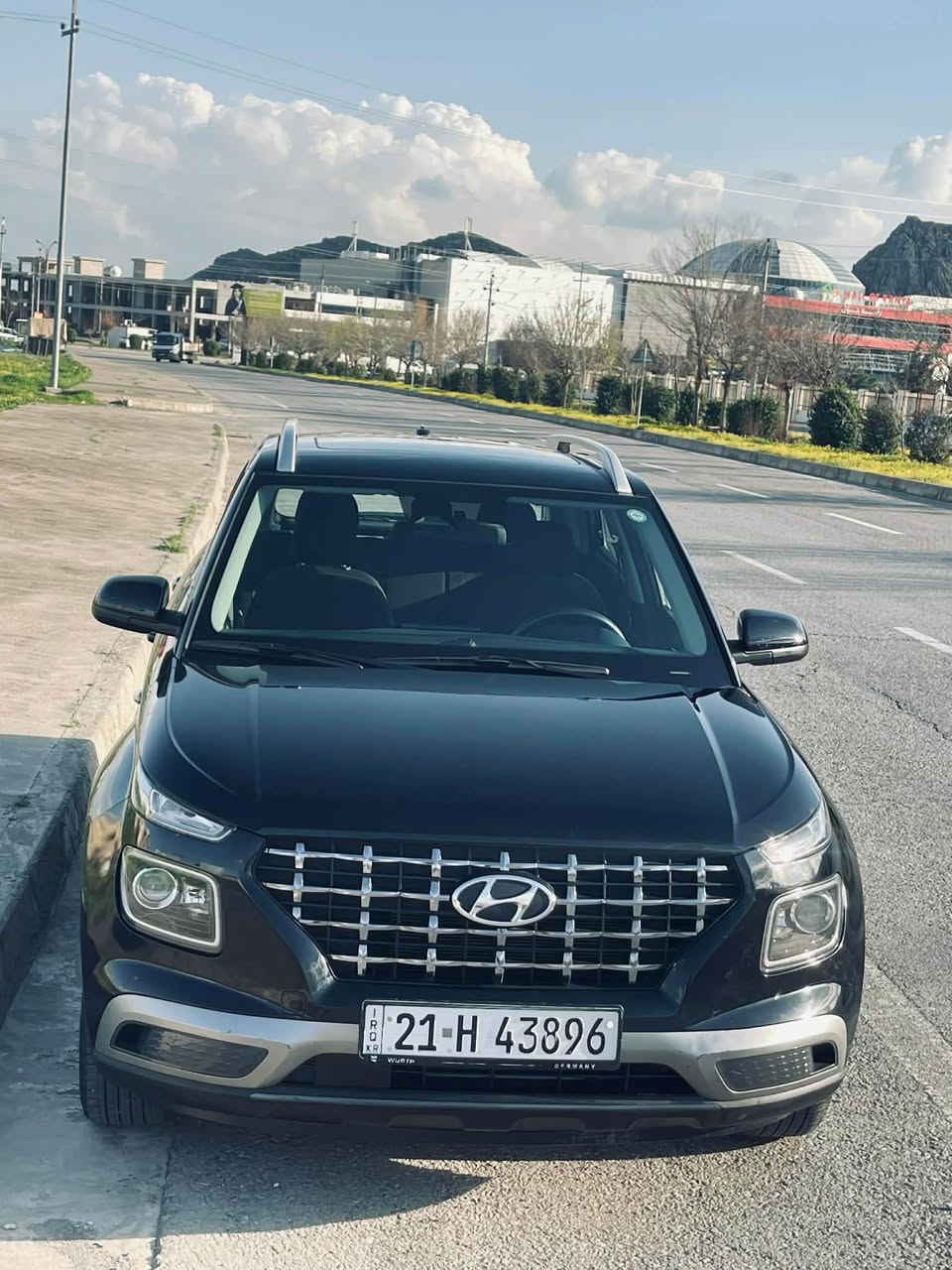 Hyndai venu 2024
نيو چه مه لاغى بشته وه ى سبوغه ،ده رگاى سارده كوته
بى ناو گرتن بى ارباگ
فول مواصه فات sel
سلايد
به سمه
ده رگا به سمه
گيج ئه ليكترونى 
گيج ٣ ره نگ
رادارى خه تى جاده ،رادارى ئاوينه رادارى،رادارى بيشه وه ى ئاگادار كردنه  وه و راگرتن له كاتى بيويست
٣ مودى ليخورين )sport,normal,snow
گيرو مه كينه به شه رت
ته نها ١١ هه زار مايل روشتوه
سه نه وى تا ٢٠٣٠
نرخى قوفلى ١٤٠ گه لايه

*********** رانية, السليمانية
