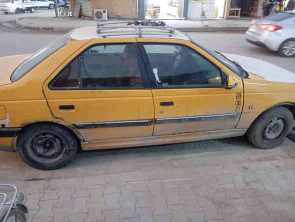 من رخصة الادمن السلام عليكم بيجو 405
مكينه لاطشه موديل 9 رقم نجف راعيها موجود 
السياره متروكه ويرادلها ترتيب مثل ما موضح بالصورة
كير مكفول كهربائيات كلها شغاله السعر 13 وبيه مجال قليل مكاني بابل محاويل ***********
