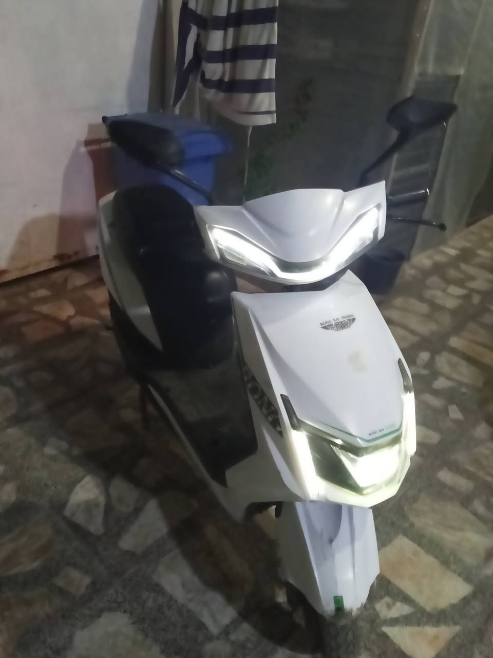 السلام عليكم
دراجه دولفين نضافه كدامكم 
بطاريات جدد قبل شهر شديتهن 

المكان بغداد زعفرانية 
السعر 500 وبيه مجال


**إذا كنت صاحب هذا الإعلان وتريد حذفه لأي سبب، رجاءا أرسل رسالة إلى الدعم الفني**