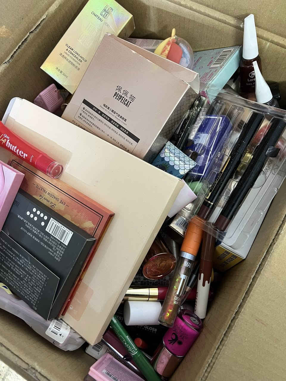 كارتونة مكياج تعد فوك ل300 قطعة كلها ماركات تفيد اهل البثوث والي بداية مشروع


**إذا كنت صاحب هذا الإعلان وتريد حذفه لأي سبب، رجاءا أرسل رسالة إلى الدعم الفني**