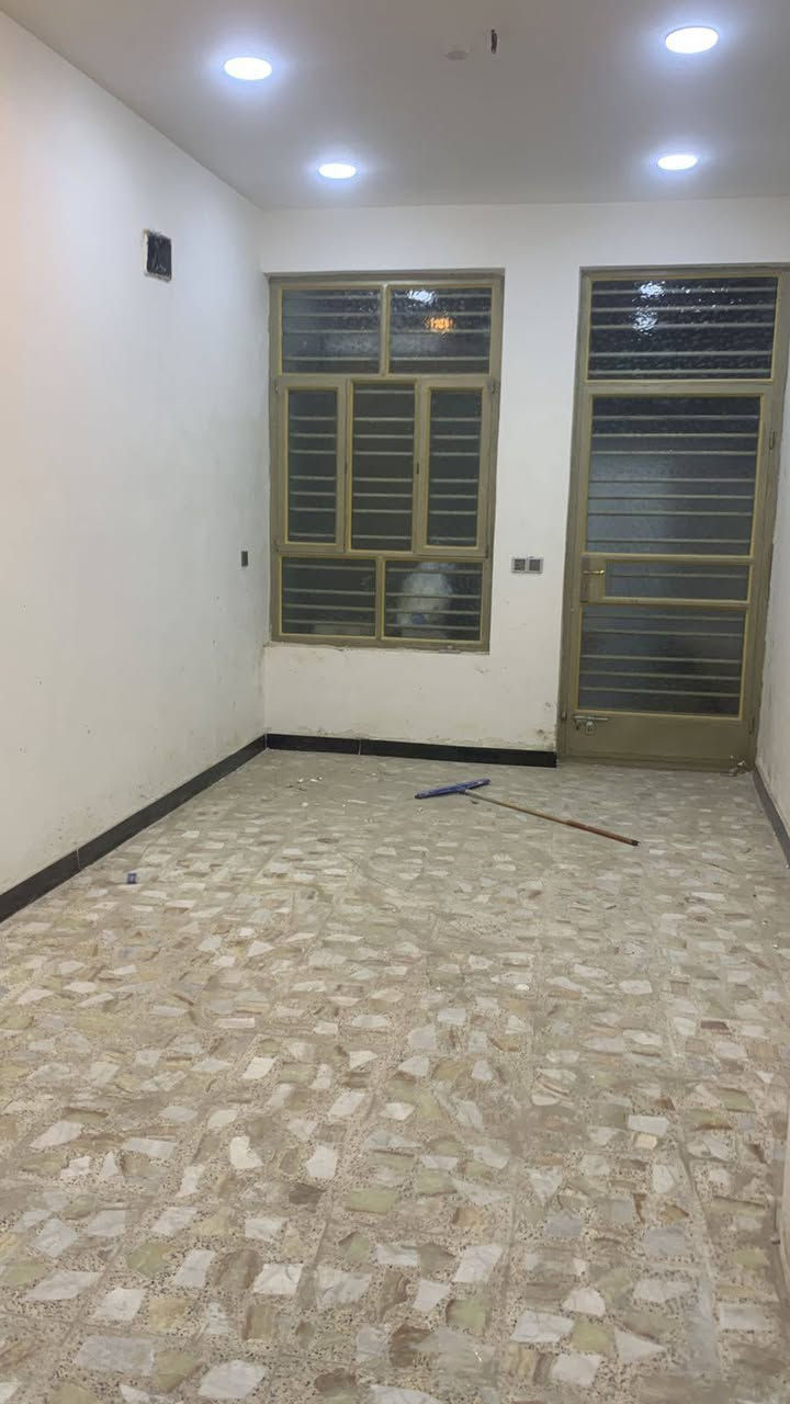🏠 لكل من يبحث عن بيت "جديد كلياً".. لقطة اليوم في منطقة البياع! 🏠
بناء حديث 2025، تصميم عصري، وموقع ممتاز.. إذا كنت تريد الراحة والاستقرار، فهذا البيت خيارك الأول.
📍 الموقع: بغداد - البياع (الزراعي) - خلف التربية.
📐 المواصفات:
المساحة: (6.5 م × 16 م).
سنة البناء: 2025 (جديد لم يسكن).
التقسيم الداخلي: استقبال فخم + صالة واسعة + غرفة نوم + حمامين (داخلي وخارجي).
إضافات: السطح مغطى بالكامل بـ (شتايگر) حديث، مما يضمن حماية البيت ونظافته.
💰 السعر: 110 مليون دينار عراقي.
📞 للمعاينة أو للاستفسار، تواصلوا معنا مباشرة عبر الاتصال أو الواتساب:
***********
⚜️ منصة الجنابي العقارية.. ثقة في الاختيار، ومصداقية في التعامل.
#منصة_الجنابي_العقارية #عقارات_بغداد #البياع #بيوت_جديدة #عقارات_للبيع #بناء_حديث #بيت_للبيع #بغداد #اكسبلور
