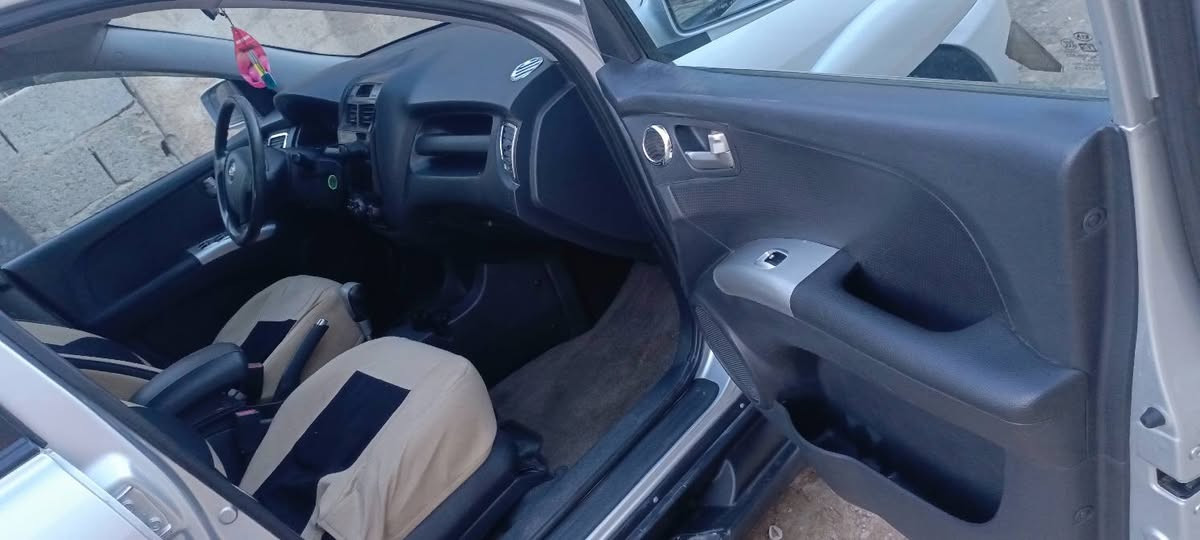 سلام عليكم كيه سبورتاج 2009سياره جاهزه تبريد تخم تاير جديد حداديه جديد تبريد شغال عنون بغداد***********
