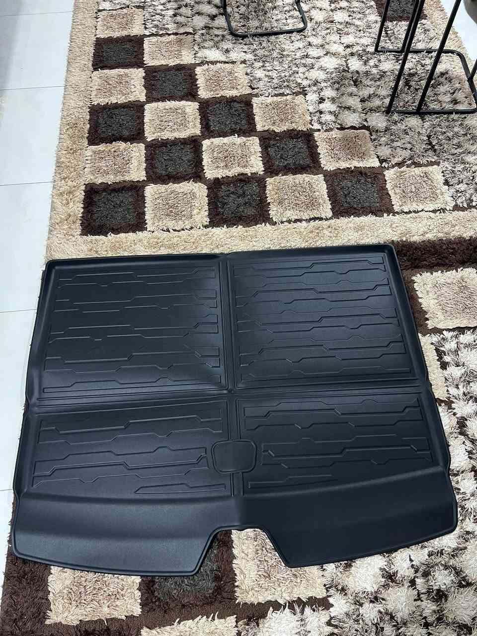 السلام عليكم 
للبيع فرشة صندوق  بلاستك جديدة غير مستعملة 
مال يوكن ٢٠٢١. وسوبربان  ٢٠٢١ فما فوق 
السعر ٥٠ الف 
وعندي جامرلغ امامي عكس السايق تجاري مستعمل يحتاج صبغ فقط بسعر ٥٠ الف ايضا 

للتواصل ***********
