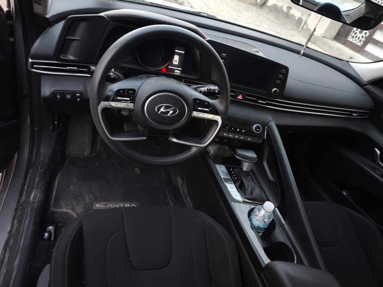 السلام عليكم 
هونداي النترا هايبرد مواصفات بلو بصمه شاشه كار بلي تحكم ستيرن رادارات امامي خلفي جانبي مثبت سرعه مثبت مسار موديل 23
صور الحادث موجودة كدامكم الدعامية مبدلة والبنيد بي كارت بسيط يعني ضربتها كلش حلوه
ماشية 37 ميل
رايدها ب160 
رقمي ***********
