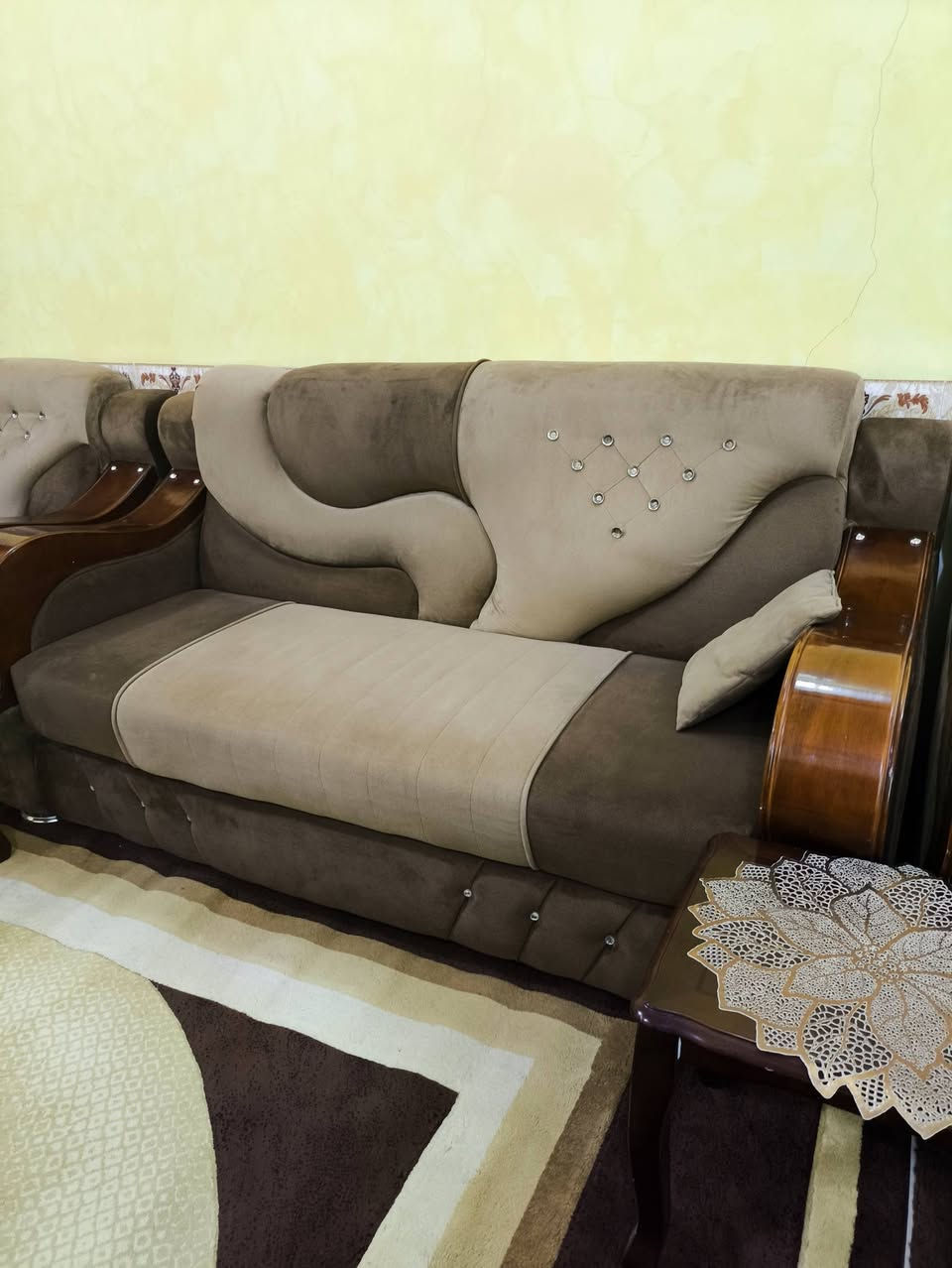 السلام عليكم
تخمين قنفات للبيع تركي ثقيل عدد 10 قطع خشب صاج نضيف مثل ما موضح بالصور مع طبلات عدد 5 صاج ايضا
السعر 950 الف و بيه مجال إن شاء الله
العنوان الغراف/ حي الحريه 
للاستفسار اكثر مراسلة الصفحه.


**إذا كنت صاحب هذا الإعلان وتريد حذفه لأي سبب، رجاءا أرسل رسالة إلى الدعم الفني**