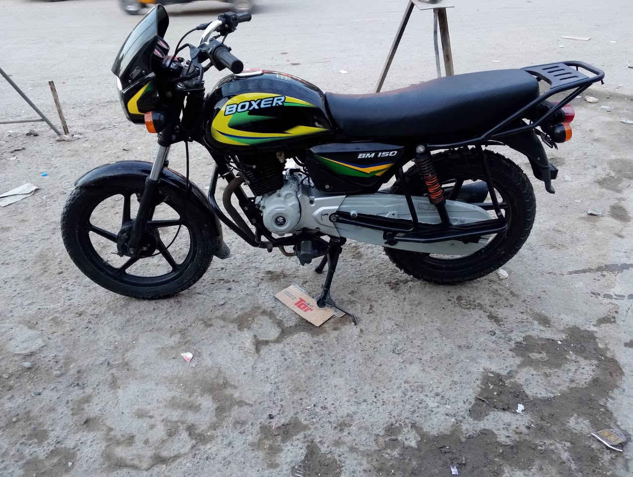 بوكسر موديل 2022 وراق سكنر  نضيفة جدن مابيهة نقص محركهة خير من الله سعرهة مليون الشراي يخابر مكانهة بغداد***********
