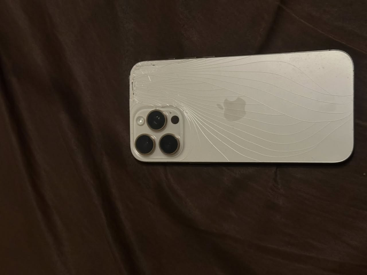 السلام عليكم شباب اليوم عدنا ايفوان 16 برو ماكس مبدل شاشه وبل شاشه هذا لخط يصلح وضهر مفطر بطاريه 90 مع كارتونة الجهاز 256 مساحه قيم واخذ ماكني بابل رقمي ***********
